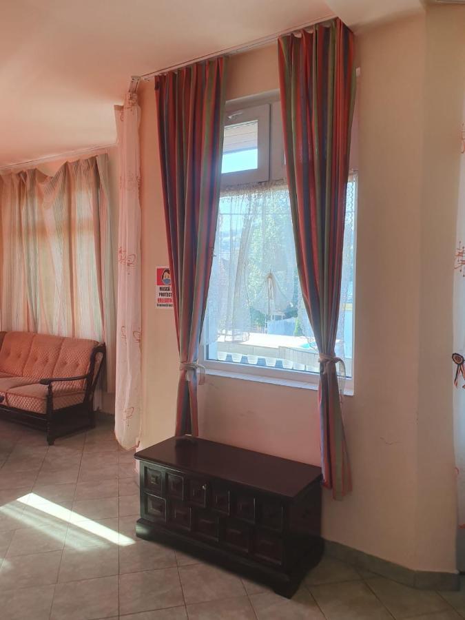 Hotel Relax Haus Hunedoara Exterior foto