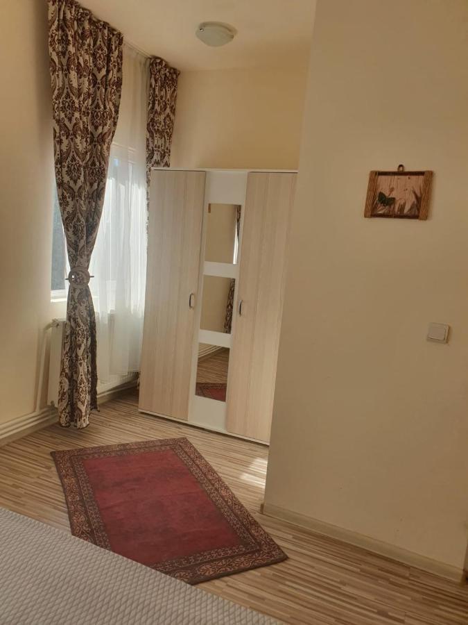 Hotel Relax Haus Hunedoara Exterior foto